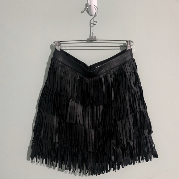 ⭐️CLUB MONACO fringe faux-leather skirt - Picture 2 of 6